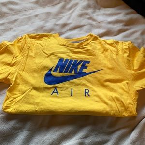 Men’s medium Nike athletic tee